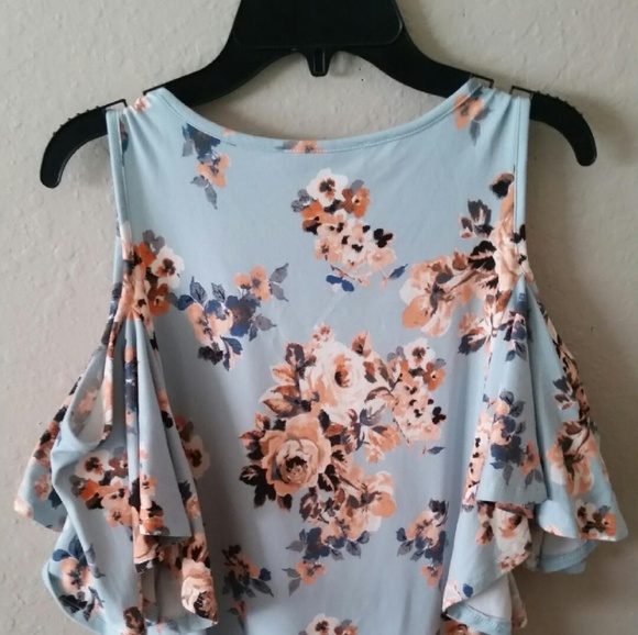 Blouse - Picture 2 of 3